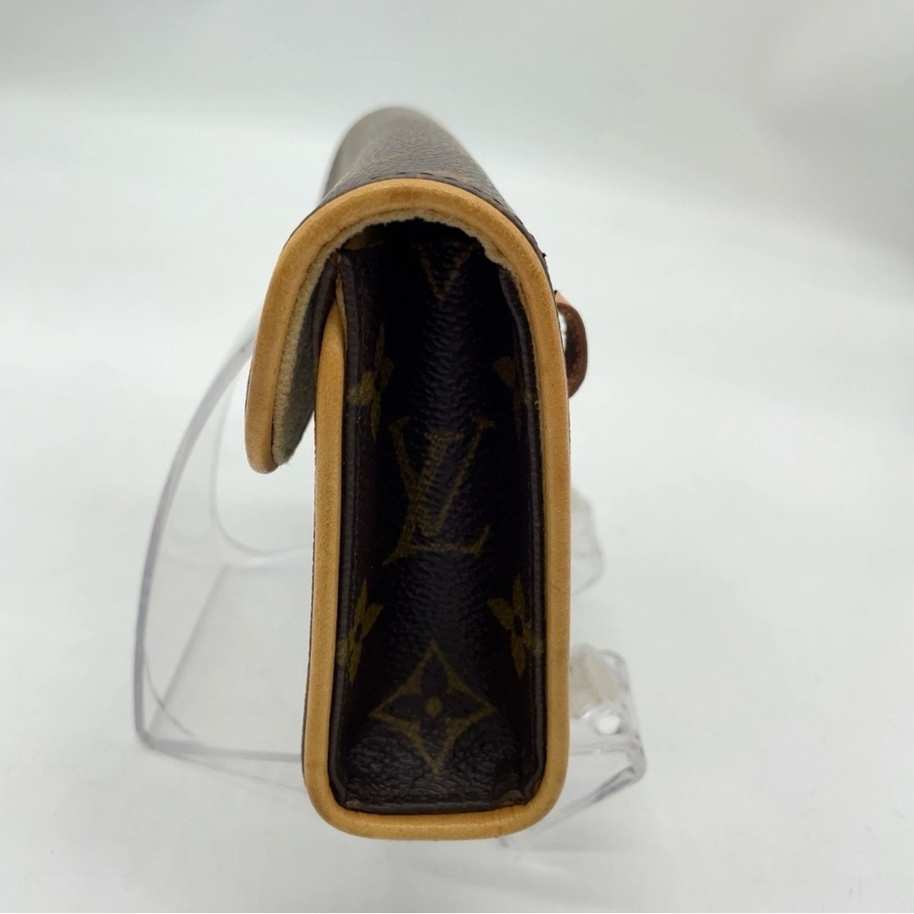 🔥Louis Vuitton Monogram Pochette Florentine date code FL0083 full inclusion🔥 - Picture 6 of 17